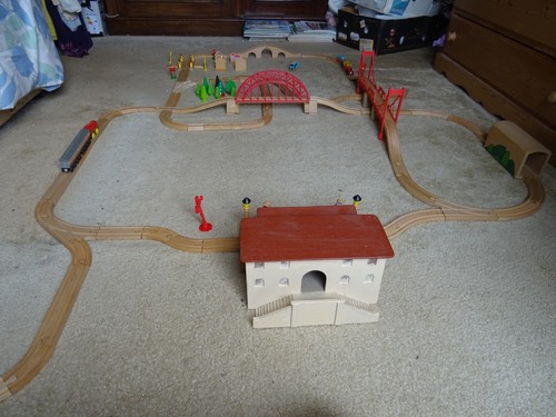 Wooden train track set - train, lot