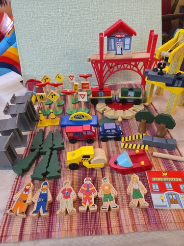 Kidkraft 50pc wooden train set - train,