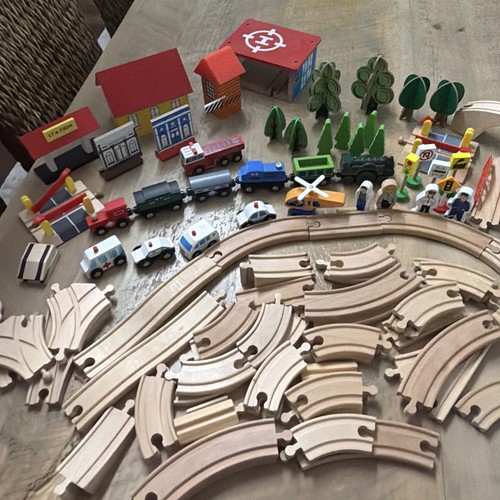 100 pieces wooden thomas - of,